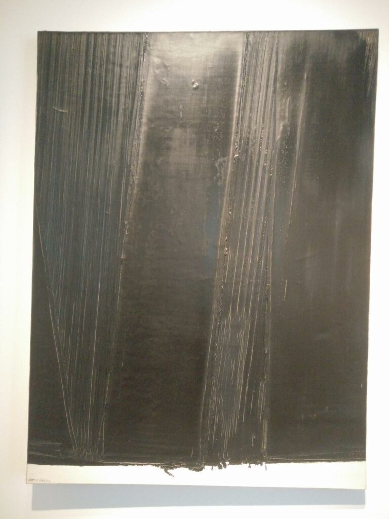 Tableau fait de traces noires lisses et striées verticales, légèrement obliques