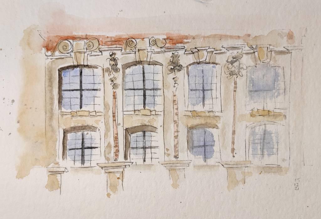 Dessin d'une façade ancienne avec de hautes fenêtres, des décorations sculptées, etc.