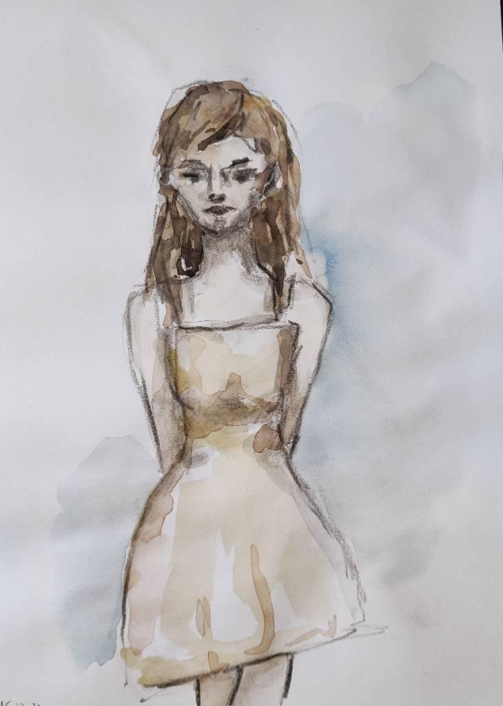 Dessin d'une jeune fille en robe jaune pâle se tenant les mains derrière le dos