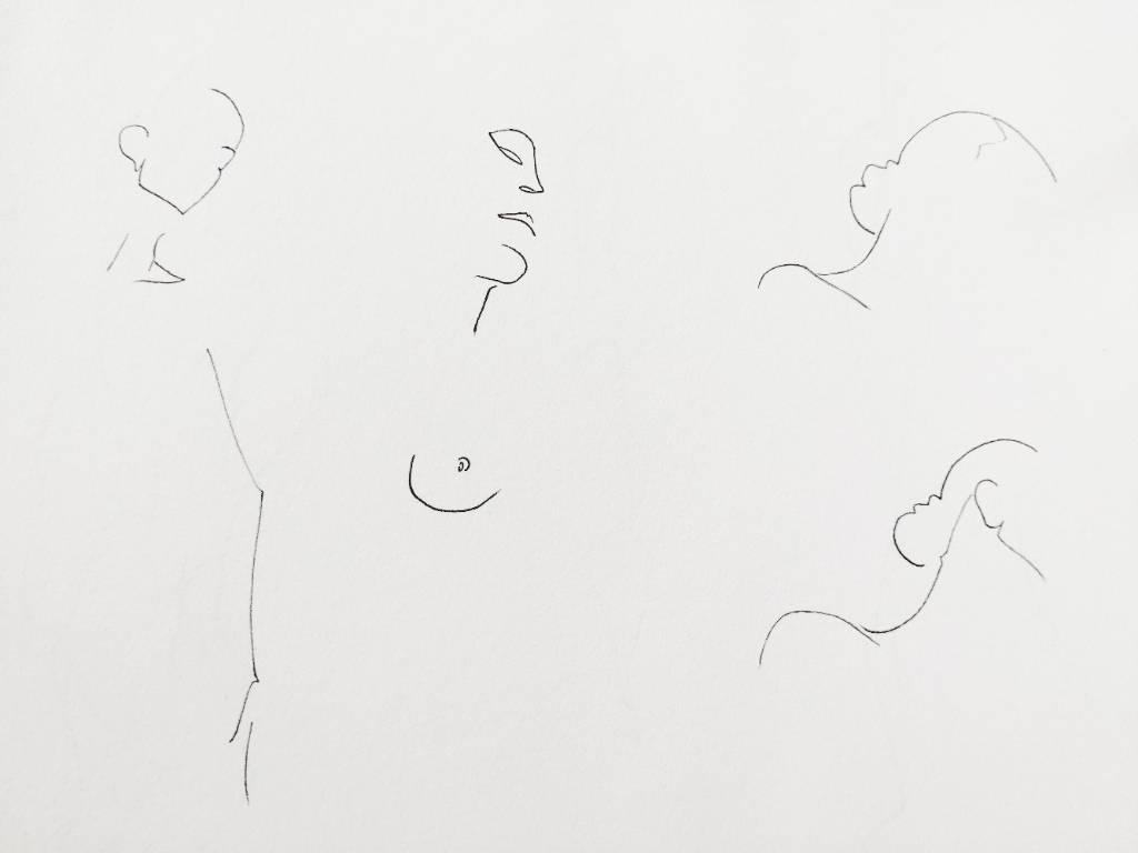 Plusieures esquisses d'une même pose au trait en essayant de ne garder que le minimum (un ou deux traits). Visage, sein, épaule, ligne du bras