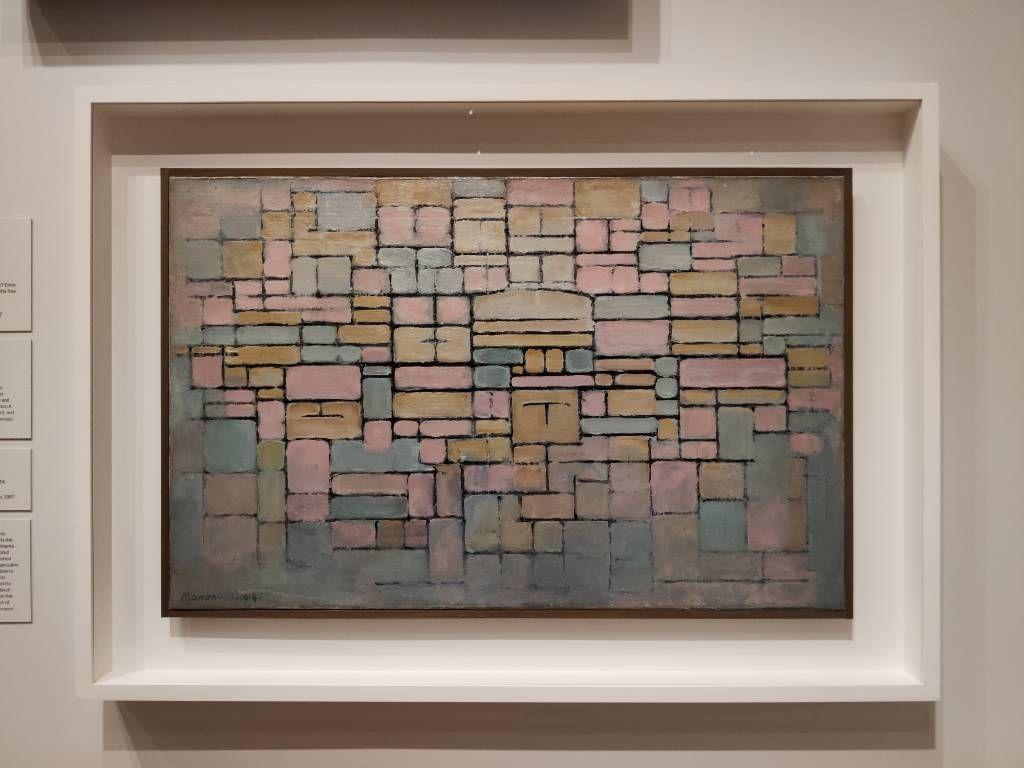 Lignes discontinues formant des cadres autour de couleurs rose, bleu, ocre, etc.