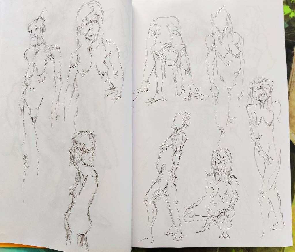 Double-page de croquis d'une femme au corps affaissé