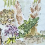 Croquis avec : une mangeoire à oiseaux, des fleurs, des plantes, des palmiers (mais quasi que le tronc) et un morceau de tronc de bouleau