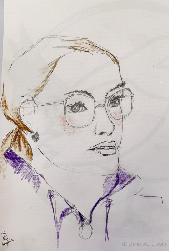 Portrait au crayon d'une jeune ado. Touche de couleur sur les joues, les cheveux et le hoodie