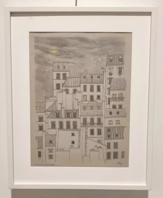 Dessin de plein d'immeubles les uns sur les autres, tout au crayon, sauf certaines fenêtres qui sont colorées de jaune ainsi que qu'une lune qu'on devine derrière des nuages