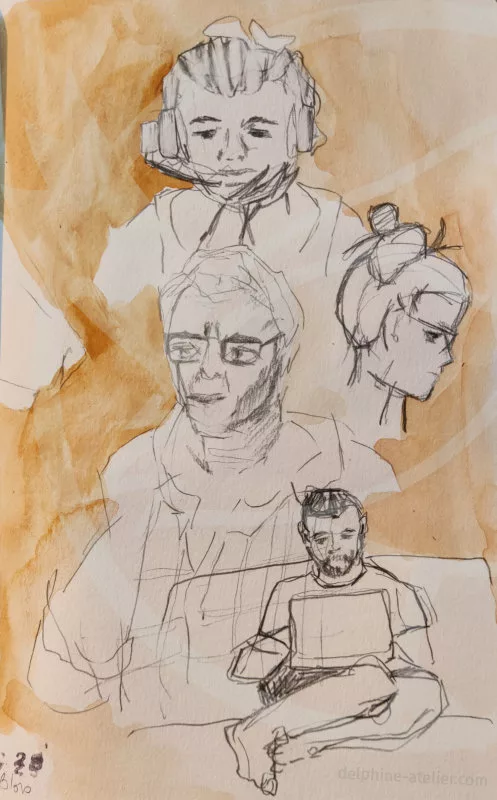 Dessins au crayon de quatre personnes et fond à l'aquarelle