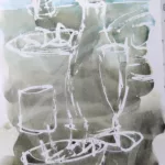 Croquis en négatif : dessin en blanc représentant de la vaisselle (en vrai, de l'apéro) sur un fond coloré à l'aquarelle