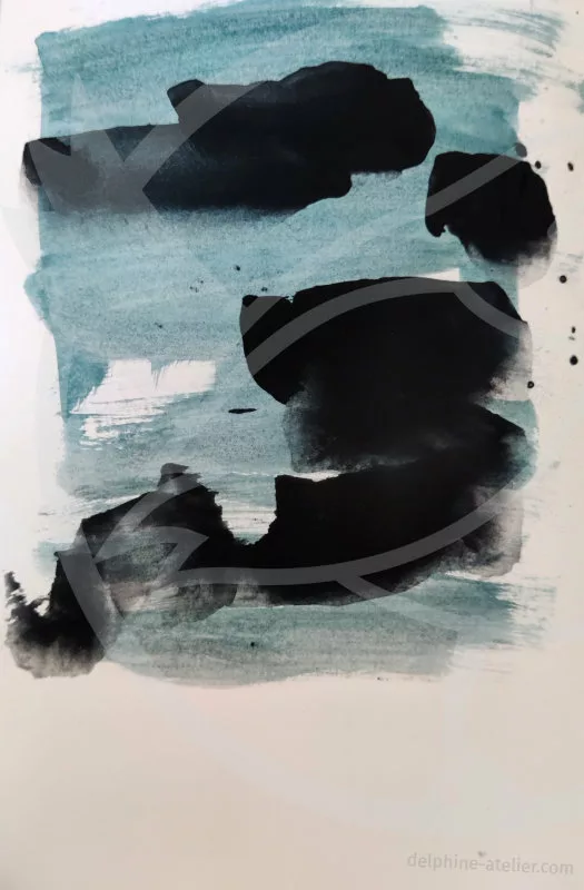 Abstrait. Traces de bleu en fond remplissant presque les trois quart de la feuille et traces noires par-dessus (j'aurais tendance à dire que le trait est calligraphique mais c'est peut-être moi)