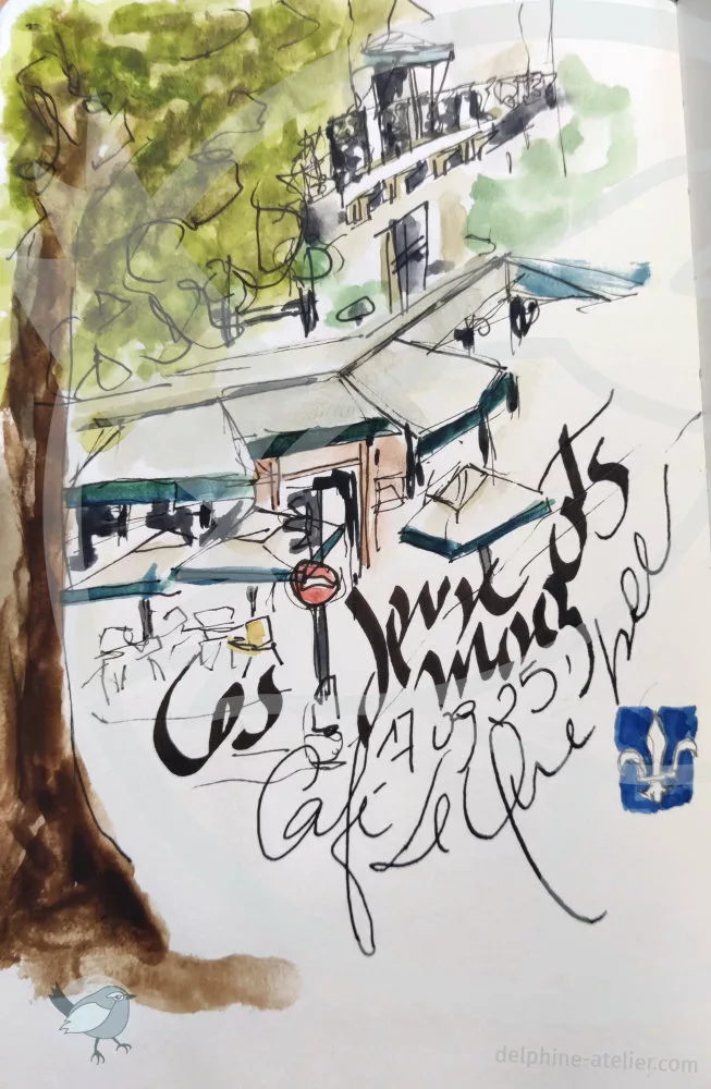 Croquis au feutre et à l'aquarelle d'un arbre au premier plan et d'un café faisant l'angle d'une rue au second. Si on est très fort, on peut lire "Les deux magots - 17 09 25 - Café le Québec"