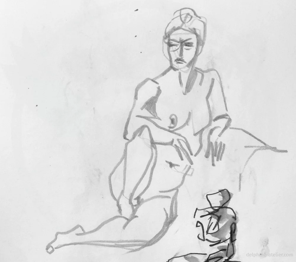Croquis à la mine de plomb épaisse (oui, bon, mal taillée, quoi !) d'une femme assise, un genou replié. Elle semble un peu fâchée sur le dessin