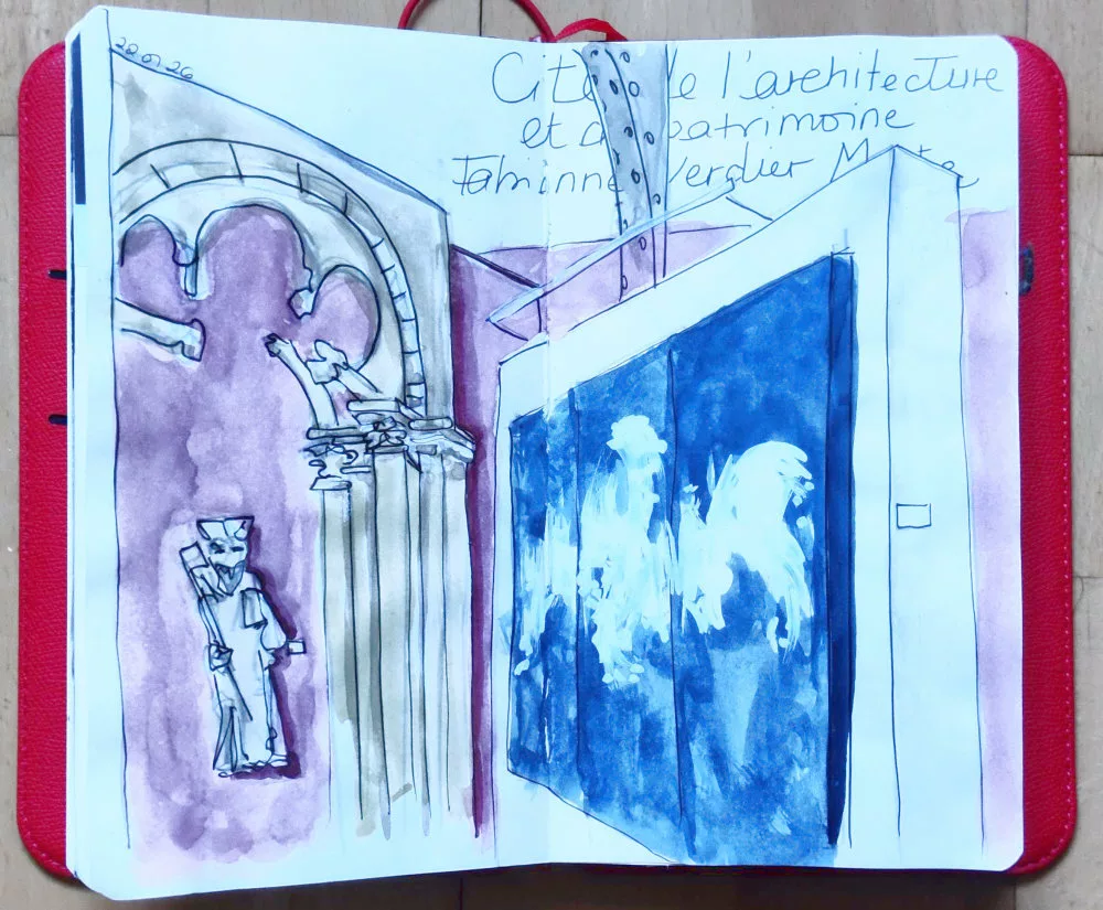 Double page d'un carnet de croquis avec des éléments architecturaux et une paroi temporaire sur laquelle est accrochée une toile bleue avec une grande trace dynamique blanche